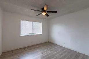 9033 Casals St, Sacramento, CA 95826 - Photo 11