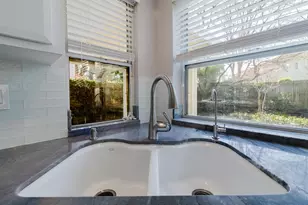 4 Marina Blue Ct, Sacramento, CA 95831 - Photo 3