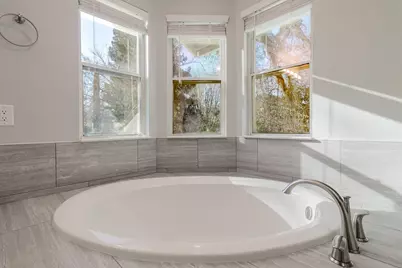 4 Marina Blue Court, Sacramento, CA 95831 - Photo 9