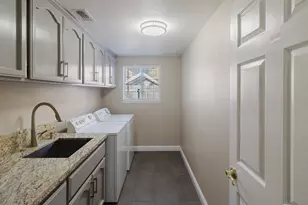 4 Marina Blue Ct, Sacramento, CA 95831 - Photo 31