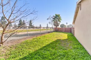 7395 Patero Cir, Sacramento, CA 95823 - Photo 9