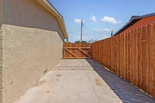 1320 Aurora St, Modesto, CA 95351 - Photo 19