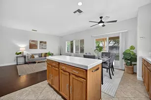 8487 Zinnia Way, Elk Grove, CA 95624 - Photo 15