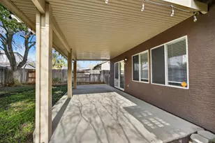 8487 Zinnia Way, Elk Grove, CA 95624 - Photo 41