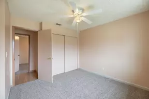 8704 Pacific Hills Way, Sacramento, CA 95828 - Photo 17