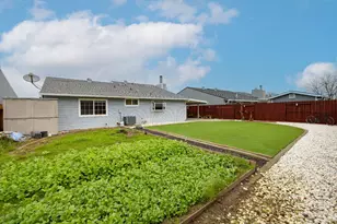 8704 Pacific Hills Way, Sacramento, CA 95828 - Photo 33