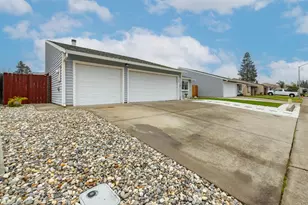 8704 Pacific Hills Way, Sacramento, CA 95828 - Photo 3