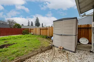 8704 Pacific Hills Way, Sacramento, CA 95828 - Photo 29