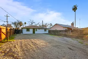 445 M, Patterson, CA 95363 - Photo 1