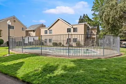 7441 Auburn Oaks Court #G, Citrus Heights, CA 95621 - Photo 9