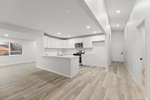 864 W 5th St, Stockton, CA 95206 - Photo 11