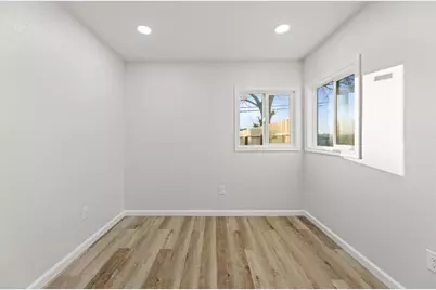 864 W 5th Street, Stockton, CA 95206 - Photo 9