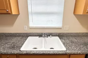 9566 Emerald Park Dr, Elk Grove, CA 95624 - Photo 11