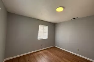 9566 Emerald Park Dr, Elk Grove, CA 95624 - Photo 17