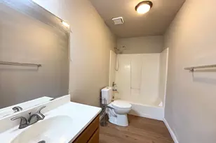 9566 Emerald Park Dr, Elk Grove, CA 95624 - Photo 17