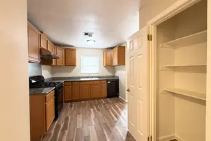 9566 Emerald Park Dr, Elk Grove, CA 95624 - Photo 13