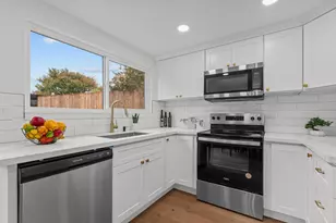 7045 Flanders Way, Sacramento, CA 95842 - Photo 11