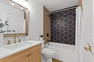 7045 Flanders Way, Sacramento, CA 95842 - Photo 13