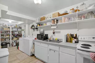 811 18th St, Sacramento, CA 95811 - Photo 59