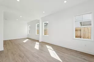 10298 Ayla Wy, Elk Grove, CA 95757 - Photo 3