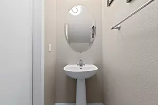 4504 Helens Oaks Cir, Stockton, CA 95210 - Photo 15