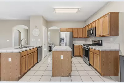 4504 Helens Oaks Circle, Stockton, CA 95210 - Photo 11