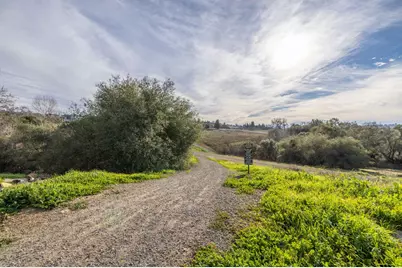 9010 Hearst Place, El Dorado Hills, CA 95762 - Photo 15