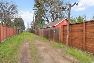 4240 55th St, Sacramento, CA 95820 - Photo 41