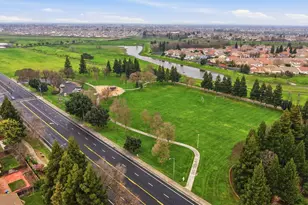 9189 Bungalow Way, Elk Grove, CA 95758 - Photo 35