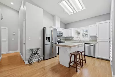 9189 Bungalow Way, Elk Grove, CA 95758 - Photo 9