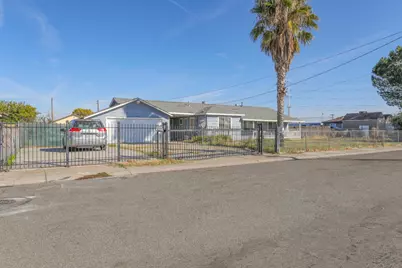 2827 Toy Avenue, Sacramento, CA 95822 - Photo 3