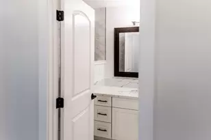 Dias, Sacramento, CA 95823 - Photo 17