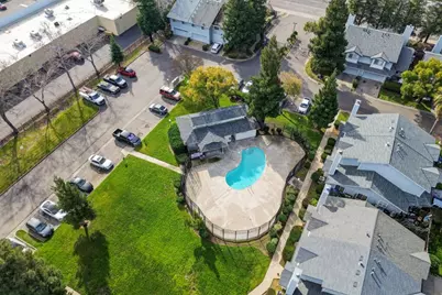 7402 Kallie Kay Ln, Sacramento, CA 95823 - Photo 31