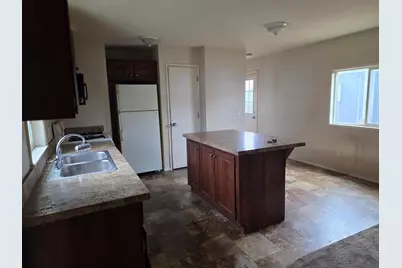 555 Moffat Blvd #33, Manteca, CA 95336 - Photo 3