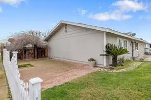 1092 Sherman Ct, Lindsay, CA 93247 - Photo 5