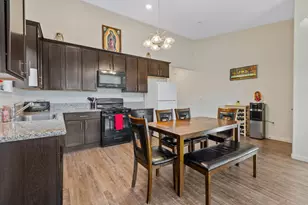 1237 E Orange St, Avenal, CA 93204 - Photo 9