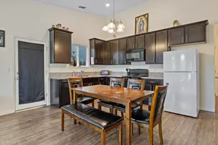 1237 E Orange St, Avenal, CA 93204 - Photo 11