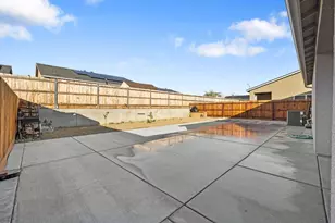 1237 E Orange St, Avenal, CA 93204 - Photo 27