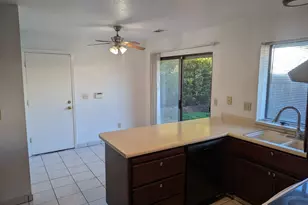 7441 Spicewood Dr, Sacramento, CA 95831 - Photo 5