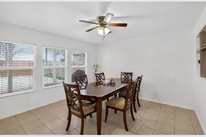 8877 Amberjack Way, Sacramento, CA 95828 - Photo 9