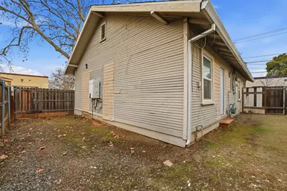 702 Dixieanne Avenue, Sacramento, CA 95815 - Photo 31