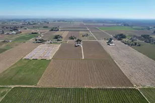 21863 N Bruella Rd, Acampo, CA 95220 - Photo 5