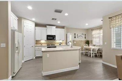 8312 Cabochon Way, Sacramento, CA 95829 - Photo 9