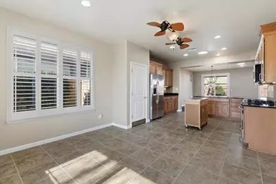9644 Oakham Way, Elk Grove, CA 95757 - Photo 17