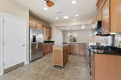 9644 Oakham Way, Elk Grove, CA 95757 - Photo 21