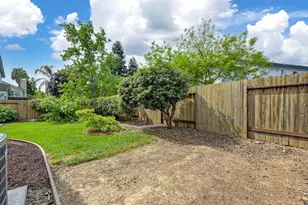 9448 Plainoak Way, Elk Grove, CA 95758 - Photo 33