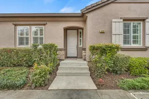 8088 Little Isle Ln, Sacramento, CA 95831 - Photo 11