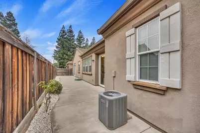 8088 Little Isle Lane, Sacramento, CA 95831 - Photo 43