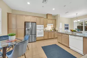 8088 Little Isle Ln, Sacramento, CA 95831 - Photo 25