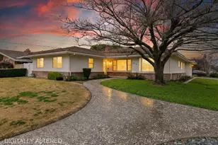 215 Toyon Dr, Woodland, CA 95695 - Photo 1